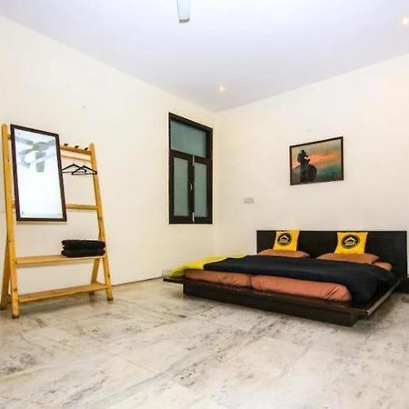 The Heistel Hostel New Delhi Buitenkant foto