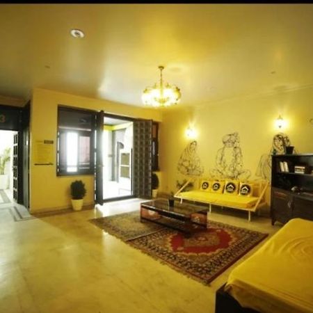 The Heistel Hostel New Delhi Buitenkant foto